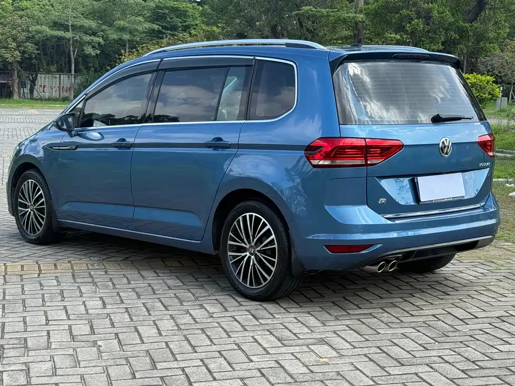 Volkswagen Touran 2018 — фото 11