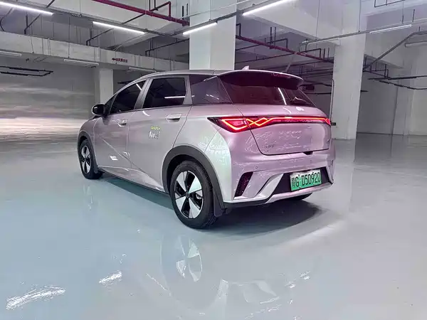 BYD Dolphin 2023