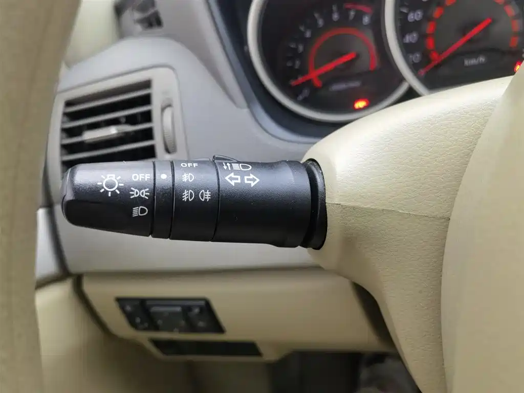 Nissan Sylphy 2015 — фото 21