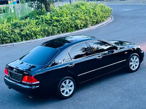 Toyota Crown 2005