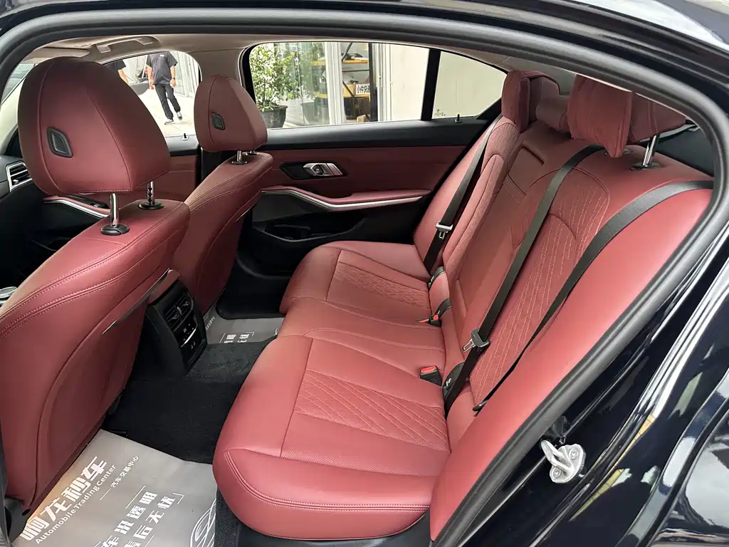BMW 3 Series 2025 — фото 13