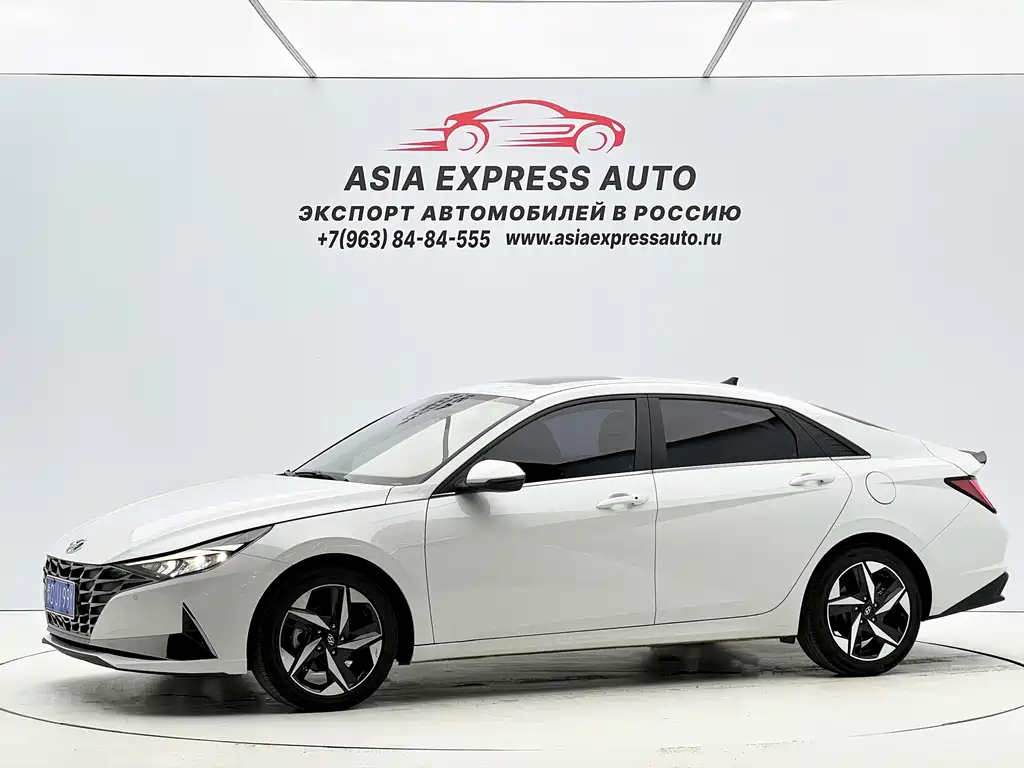 Hyundai Elantra 2022 — фото 1