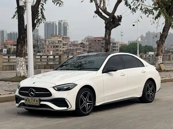 Mercedes-Benz C-Class 2024