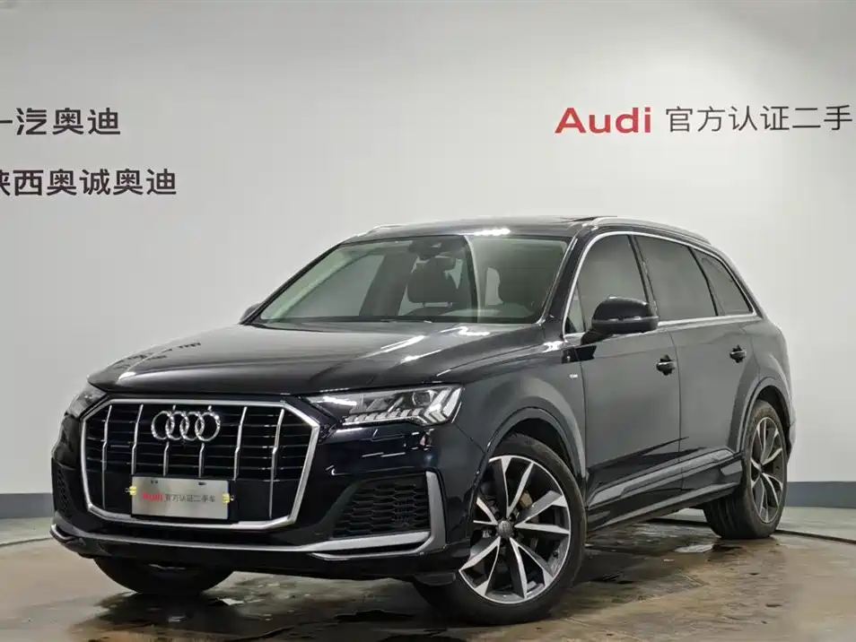 Audi Q7 2020 — фото 1