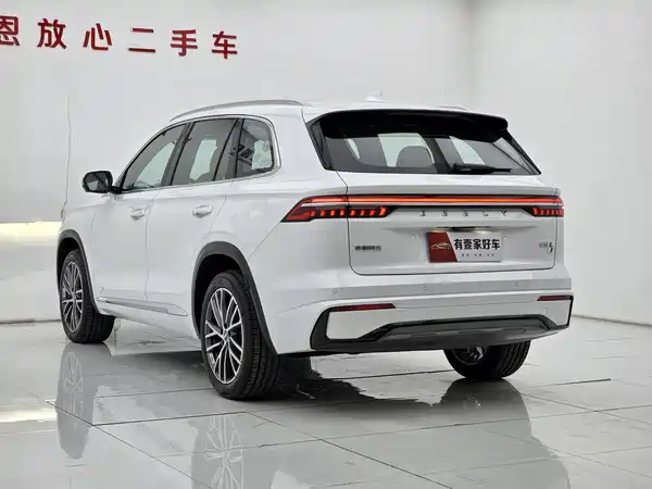 Geely Xingyue L 2024