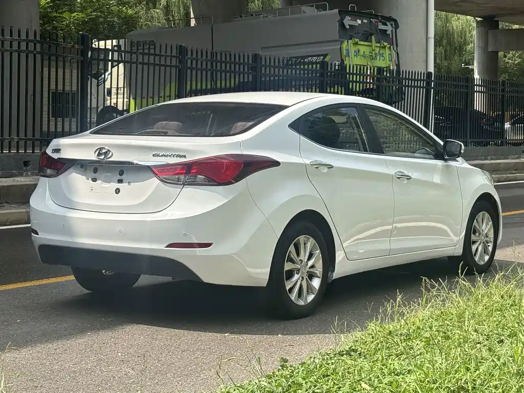 Hyundai Elantra Langdong 2016 — фото 6