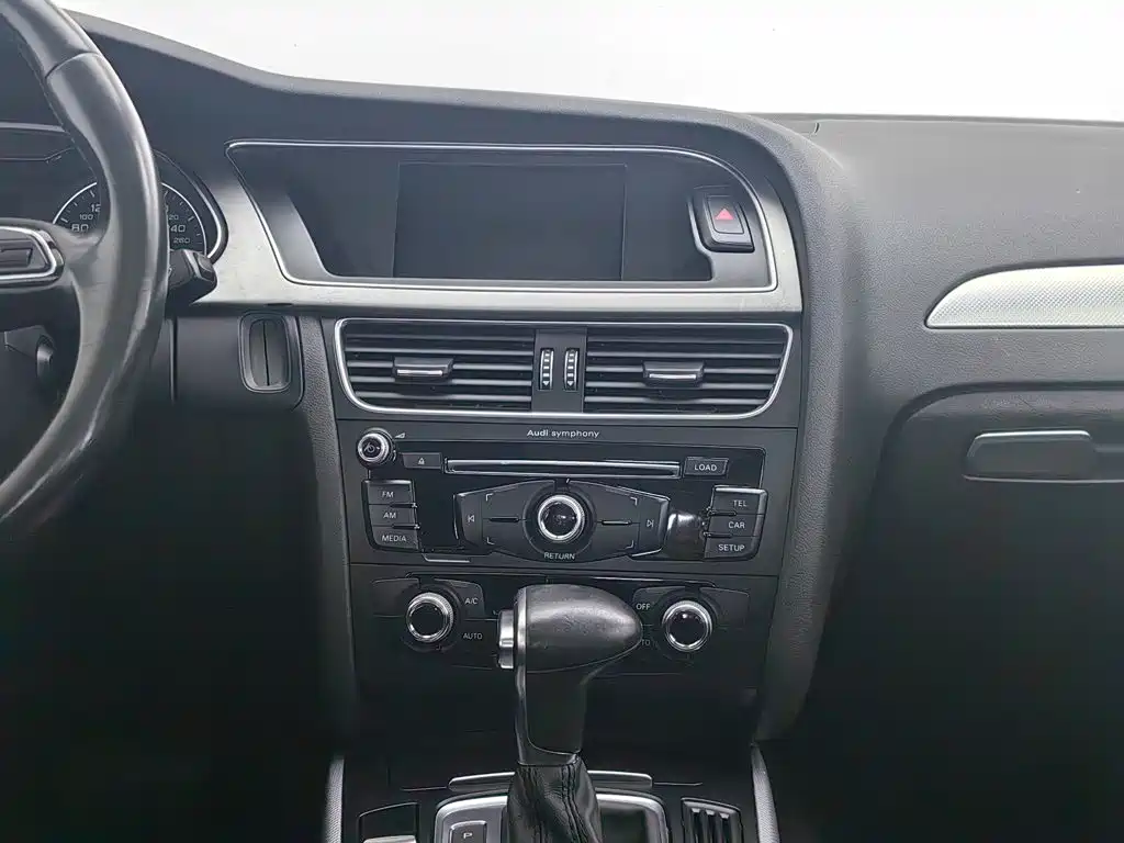 Audi A4L 2014 — фото 12