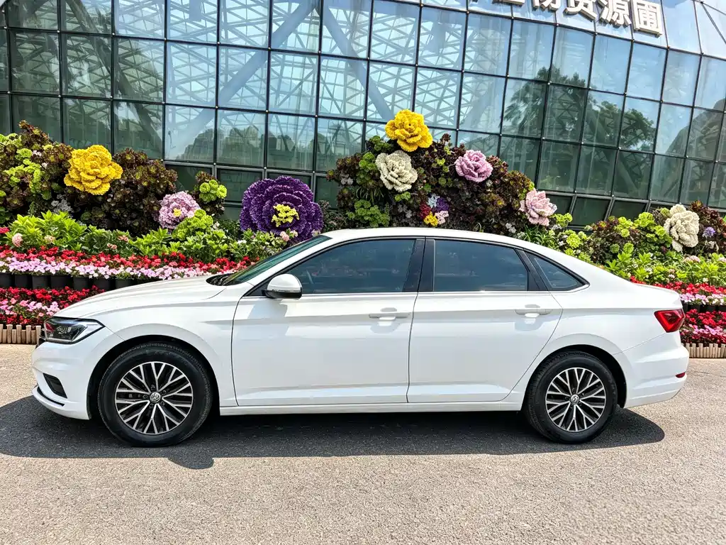 Volkswagen Sagitar 2019