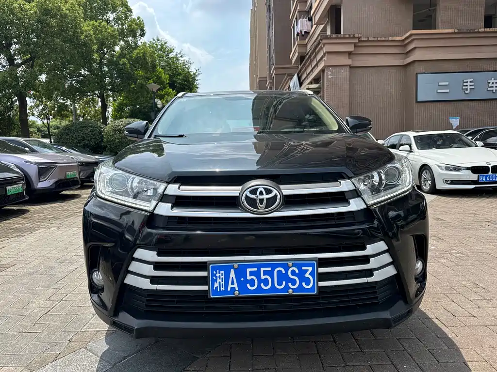 Toyota Highlander 2021 — фото 2