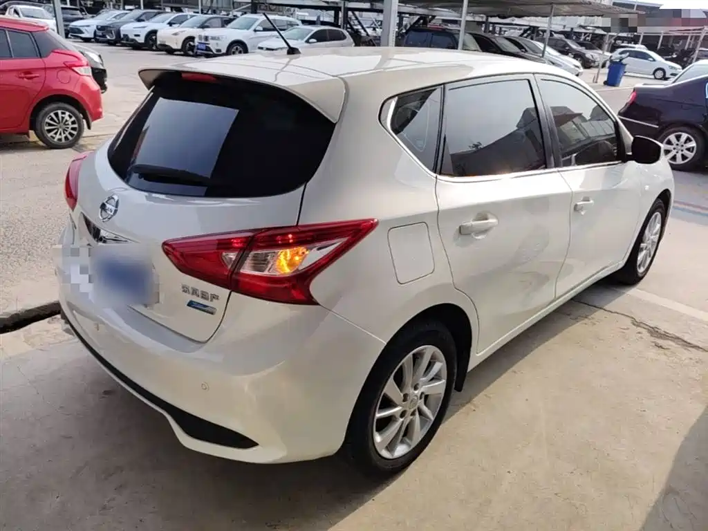 Nissan Tiida 2018 — фото 7