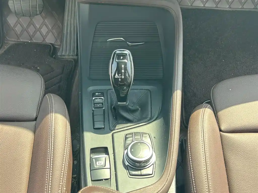 BMW X1 2022 — фото 12
