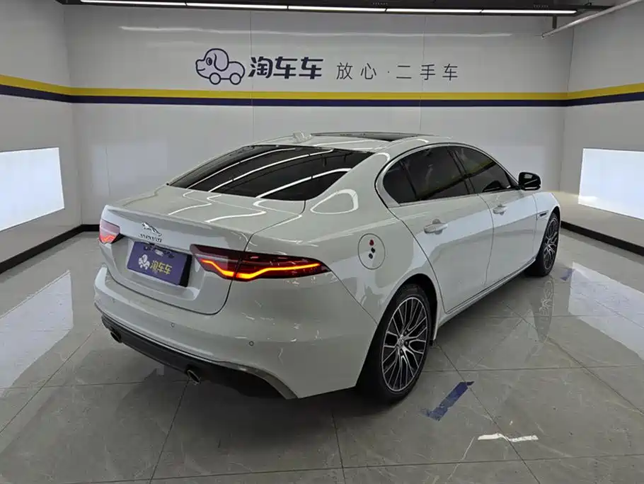 Jaguar XEL 2022 — фото 3