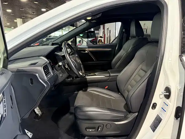 Lexus RX 2020
