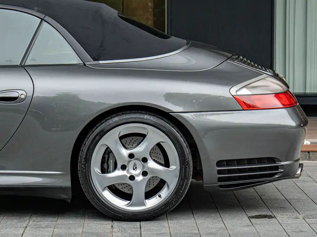 Porsche 911 2004 — фото 6