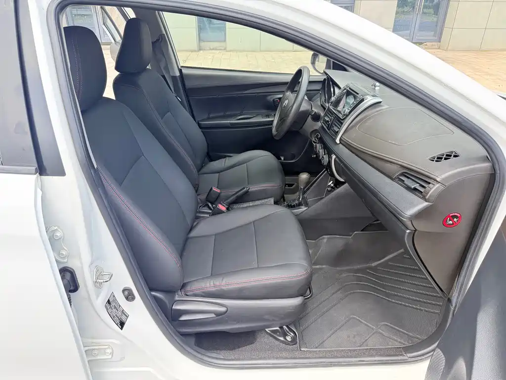 Toyota Vios 2015 — фото 10