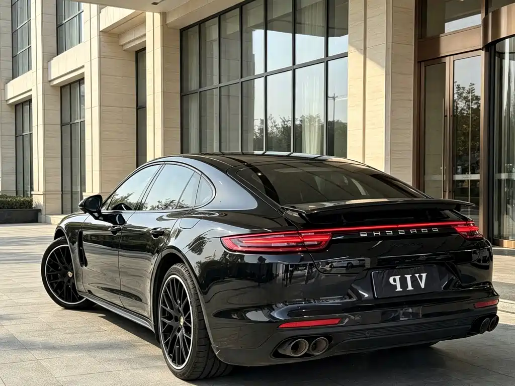Porsche Panamera 2019 — фото 9