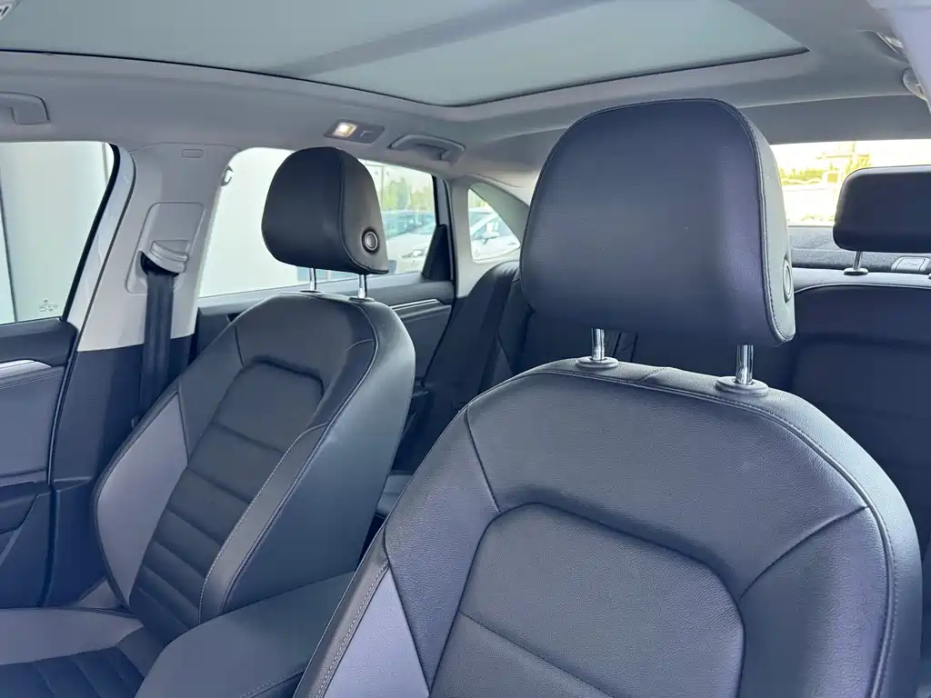 Volkswagen Sagitar 2021