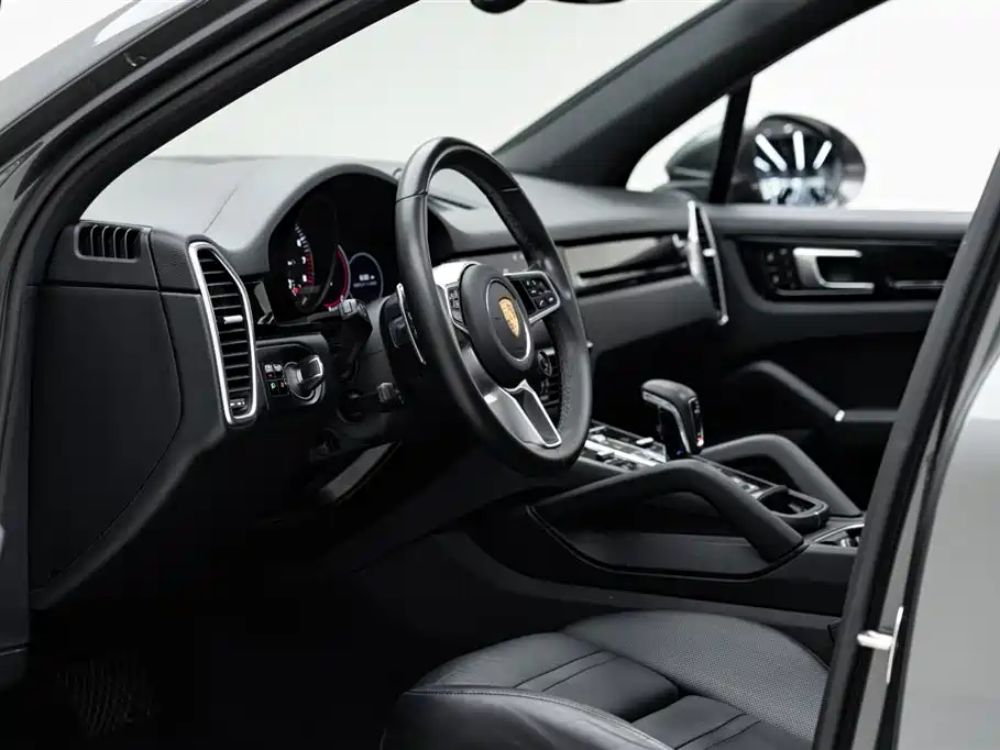 Porsche Cayenne Hybrid 2020 — фото 9