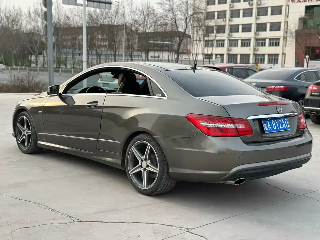 Mercedes-Benz E-Class 2012 — фото 3