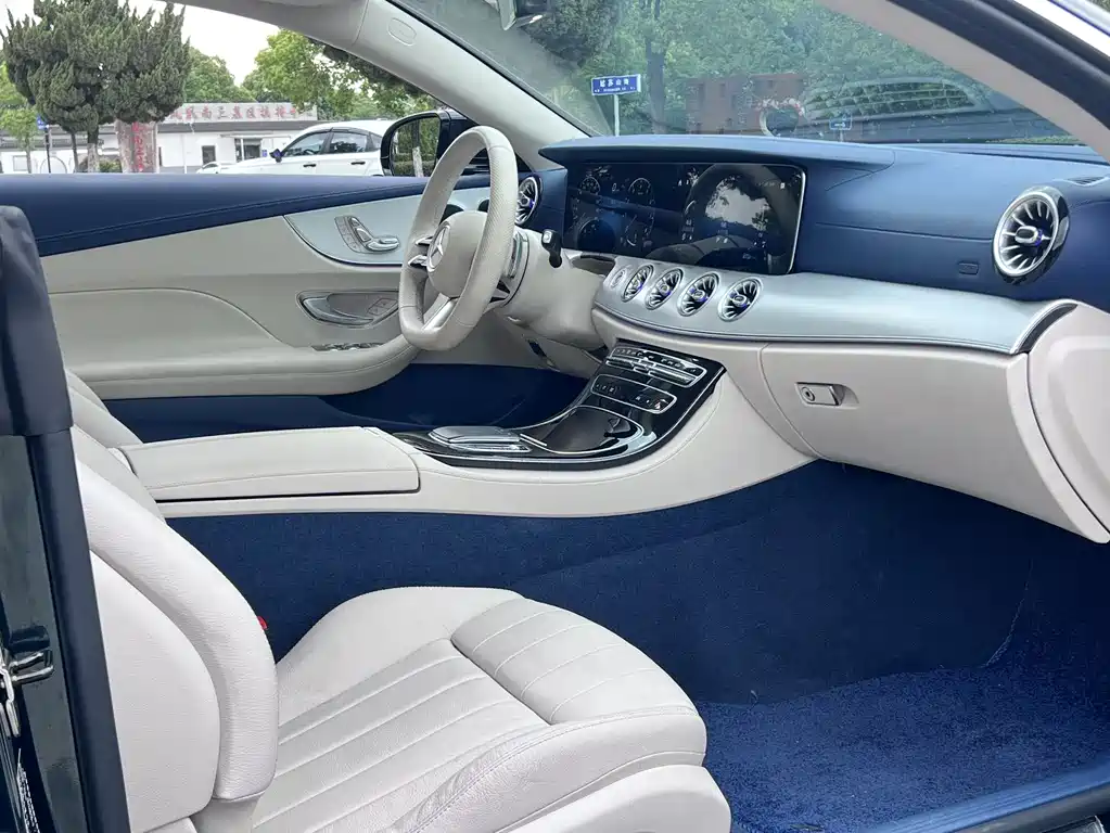 Mercedes-Benz E-Class 2023 — фото 4