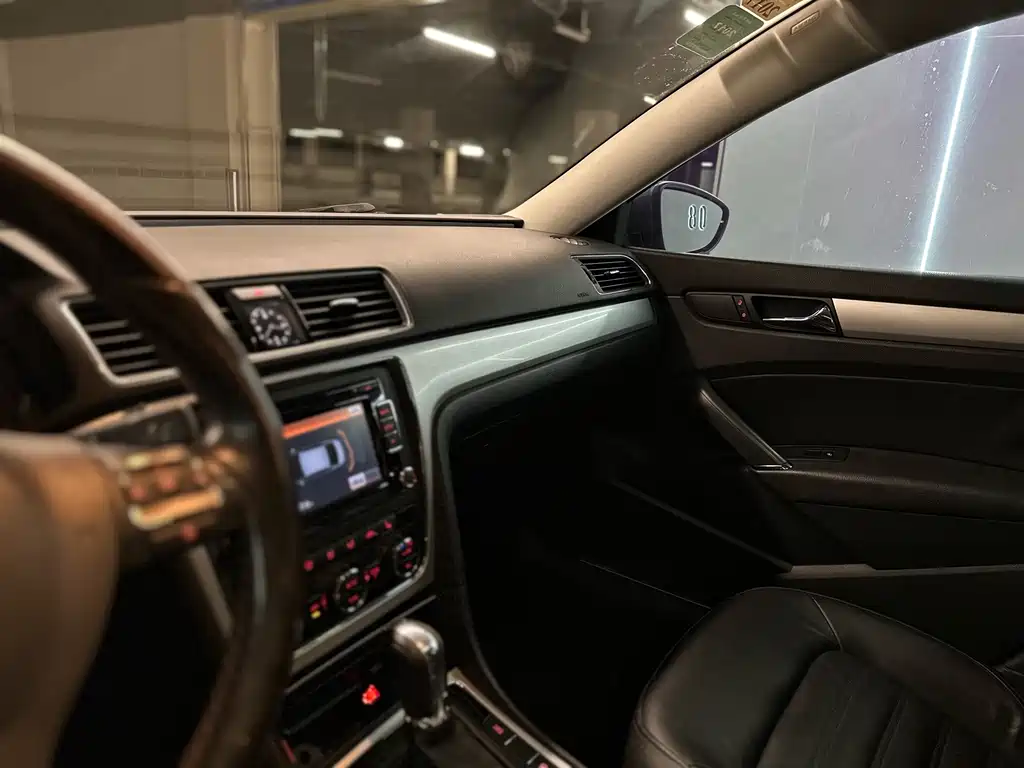 Volkswagen Passat 2015 — фото 12