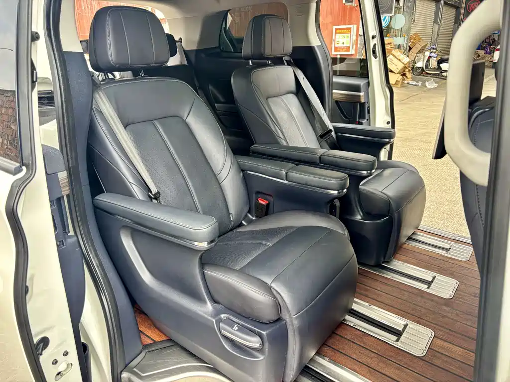 GAC Motor Trumpchi M8 2021 — фото 11