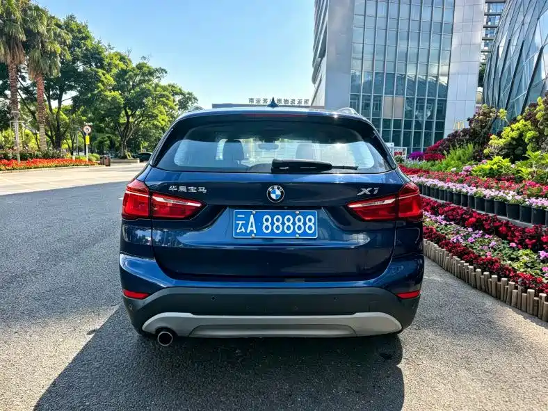 BMW X1 2017 — фото 15