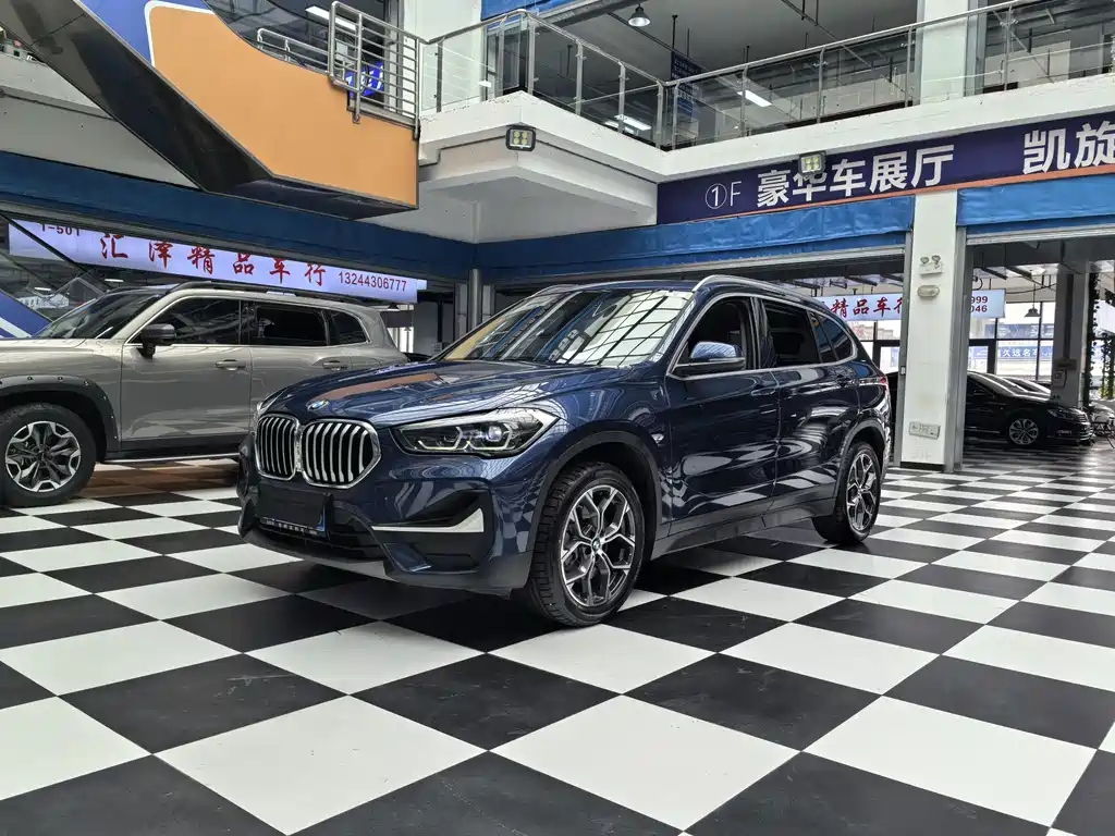 BMW X1 2021 — фото 1