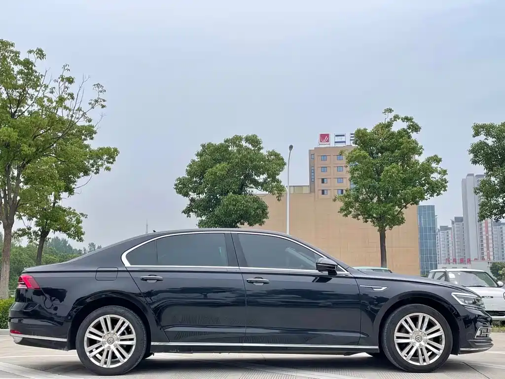 Volkswagen Phideon 2017 — фото 8