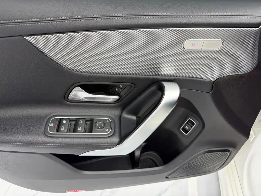 Mercedes-Benz A-Class 2022 — фото 13