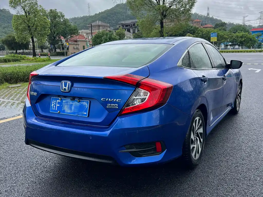 Honda Civic 2019 — фото 6