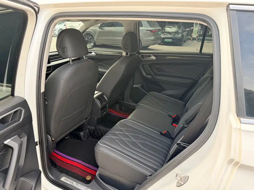 Volkswagen Tiguan L PHEV 2022 — фото 10