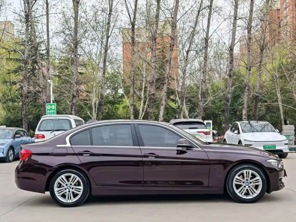 BMW 3 Series 2017 — фото 14