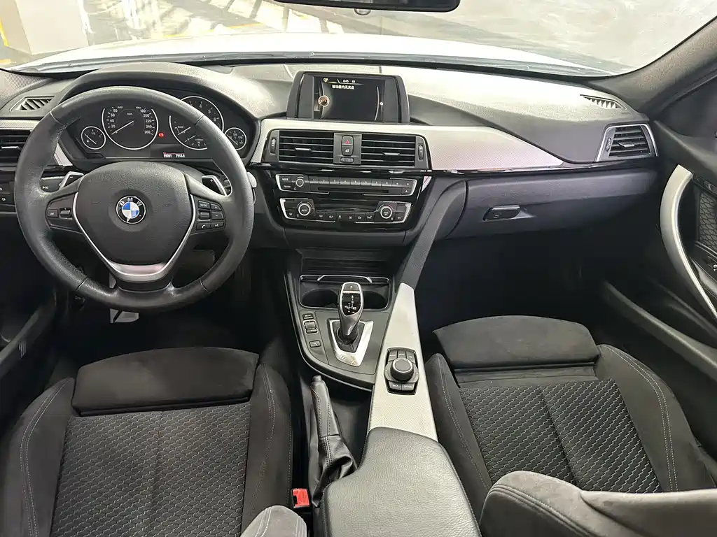 BMW 3 Series 2017 — фото 9