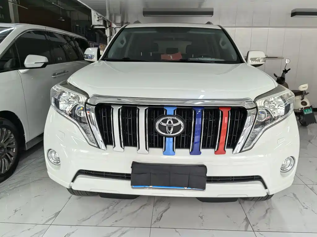 Toyota Prado 2017 — фото 2