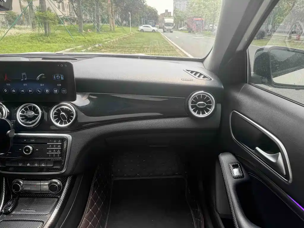 Mercedes-Benz GLA 2016 — фото 12