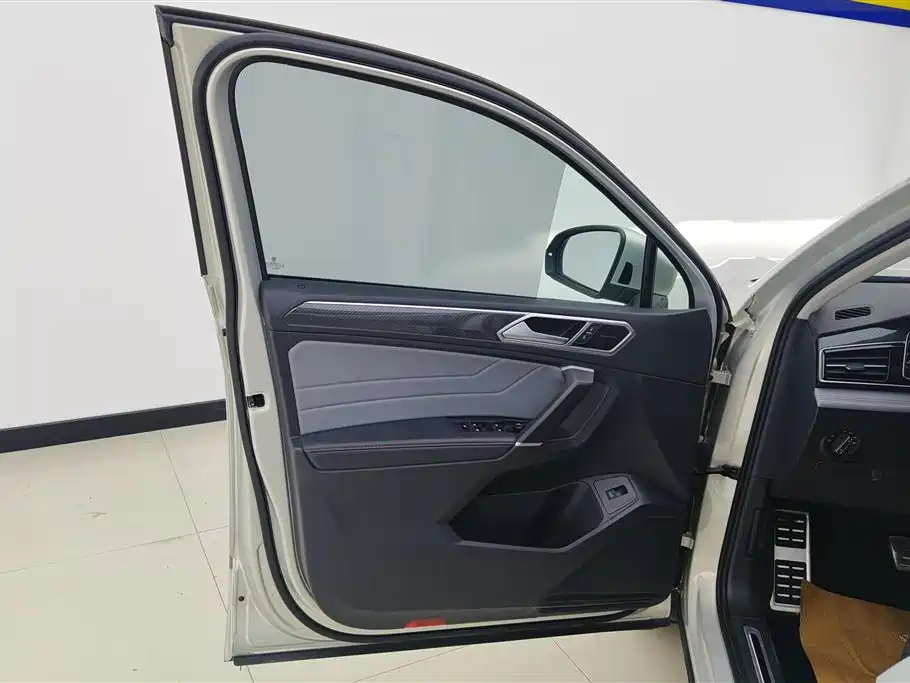 Volkswagen Tiguan L 2021 — фото 7