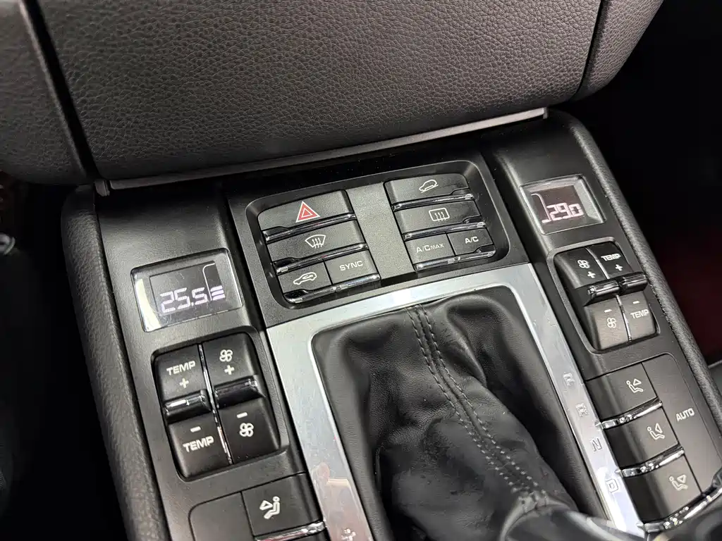 Porsche Macan 2017 — фото 18