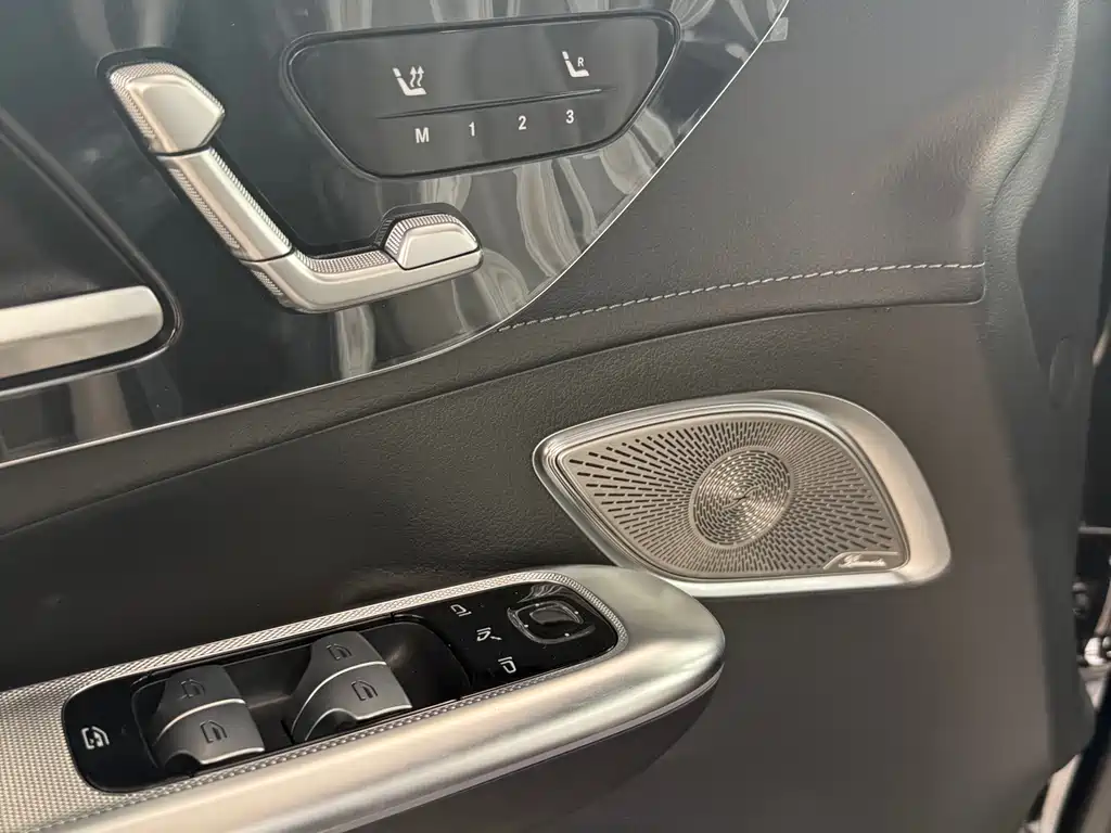 Mercedes-Benz EQE SUV 2025 — фото 11