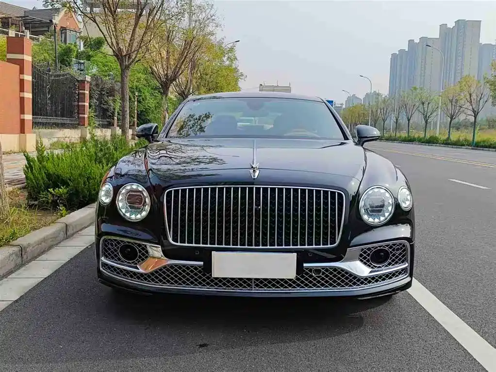 Bentley Flying Spur 2024 — фото 2