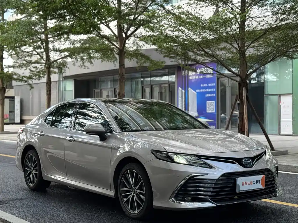 Toyota Camry 2021 — фото 3