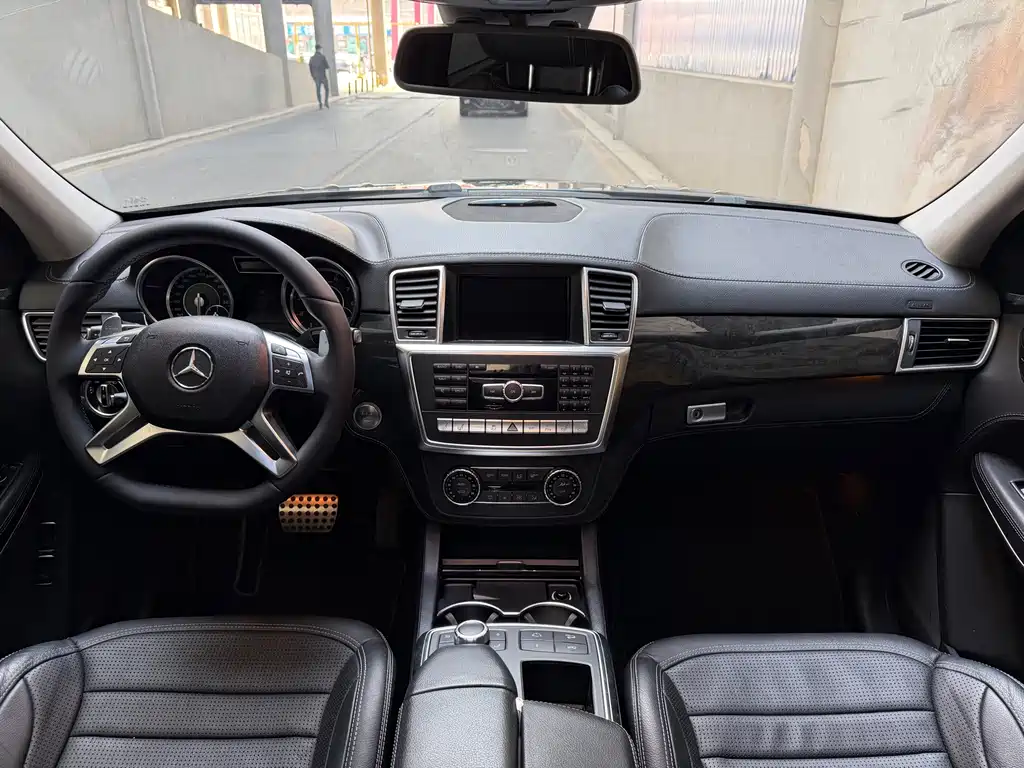 Mercedes-Benz GL-Class AMG 2015 — фото 14