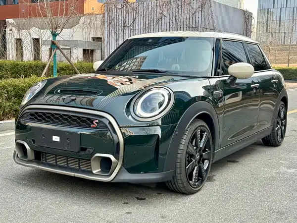 MINI MINI 2022