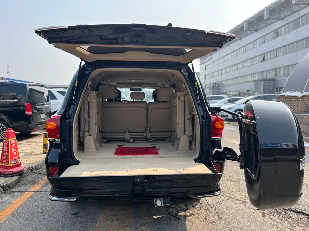 Toyota Land Cruiser 2015 — фото 32