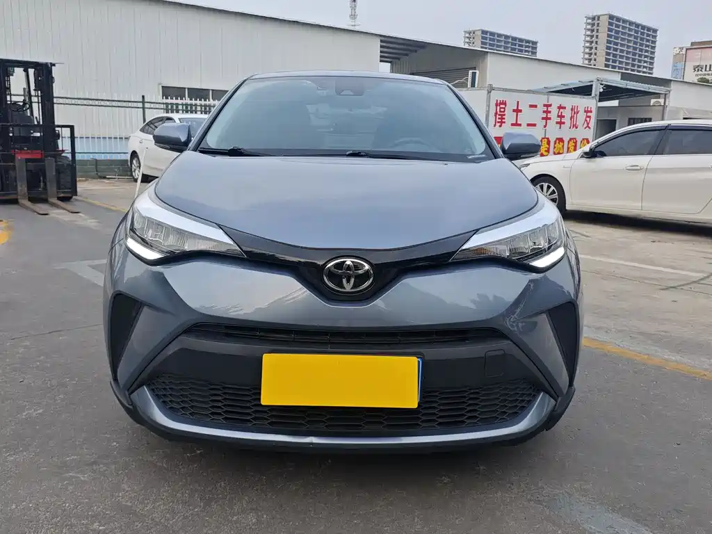Toyota C-HR 2021 — фото 2