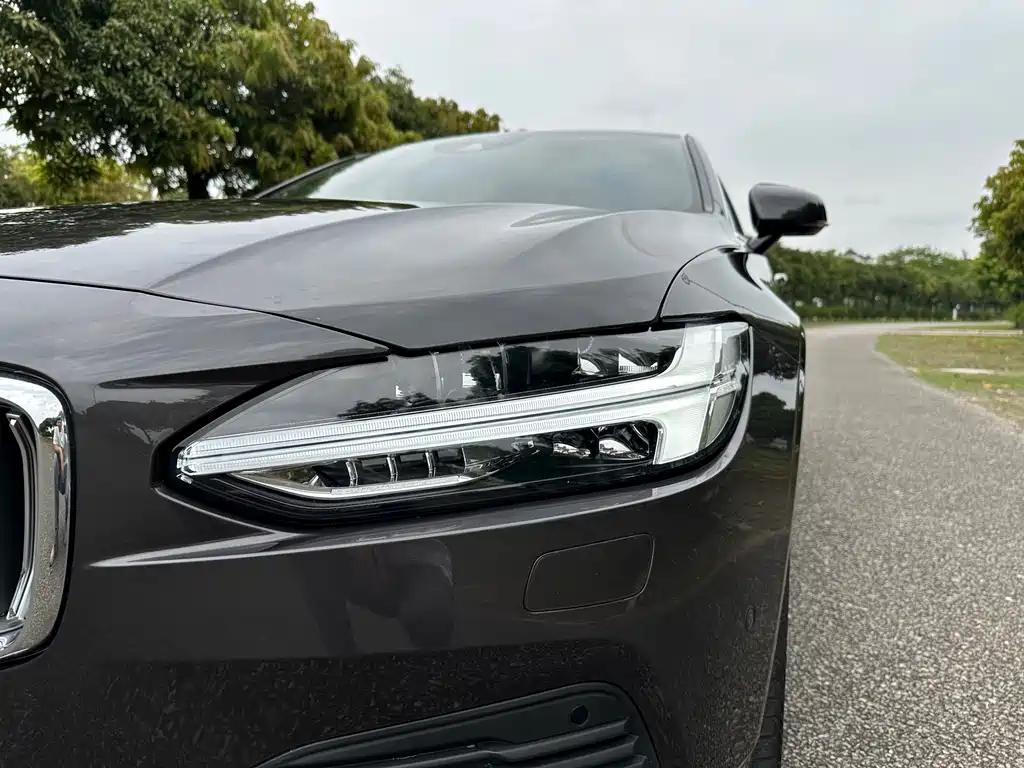 Volvo S90 PHEV 2021 — фото 11