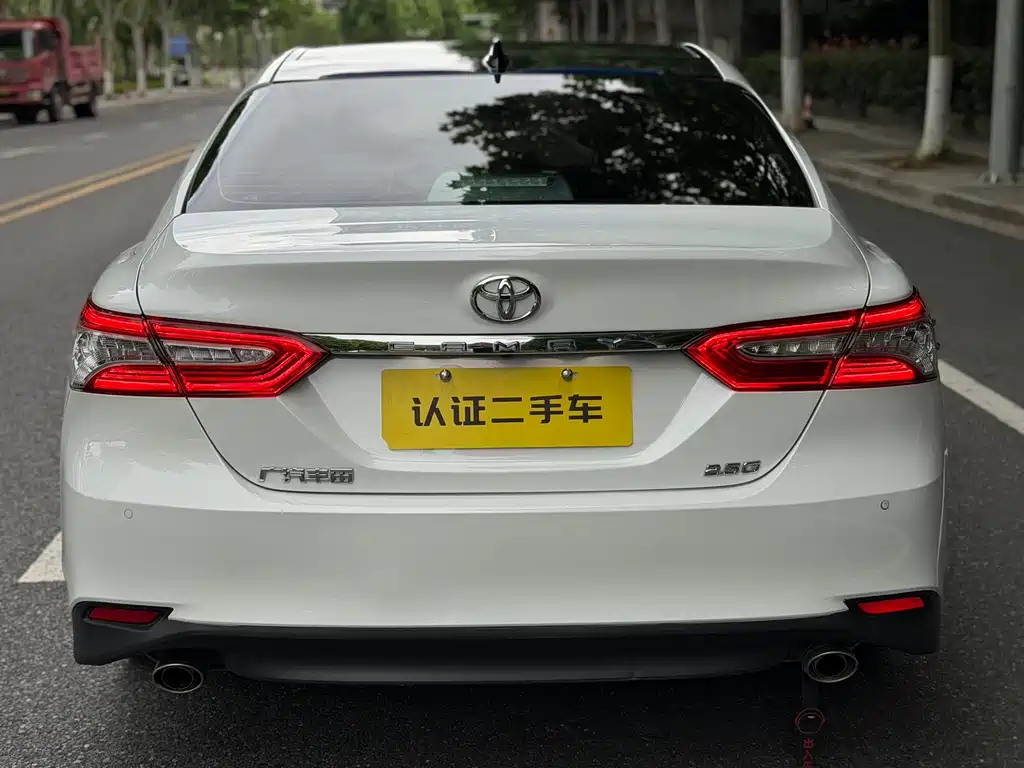 Toyota Camry 2023 — фото 23
