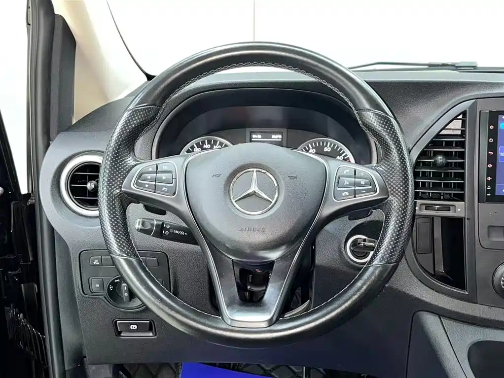 Mercedes-Benz Vito 2017 — фото 8