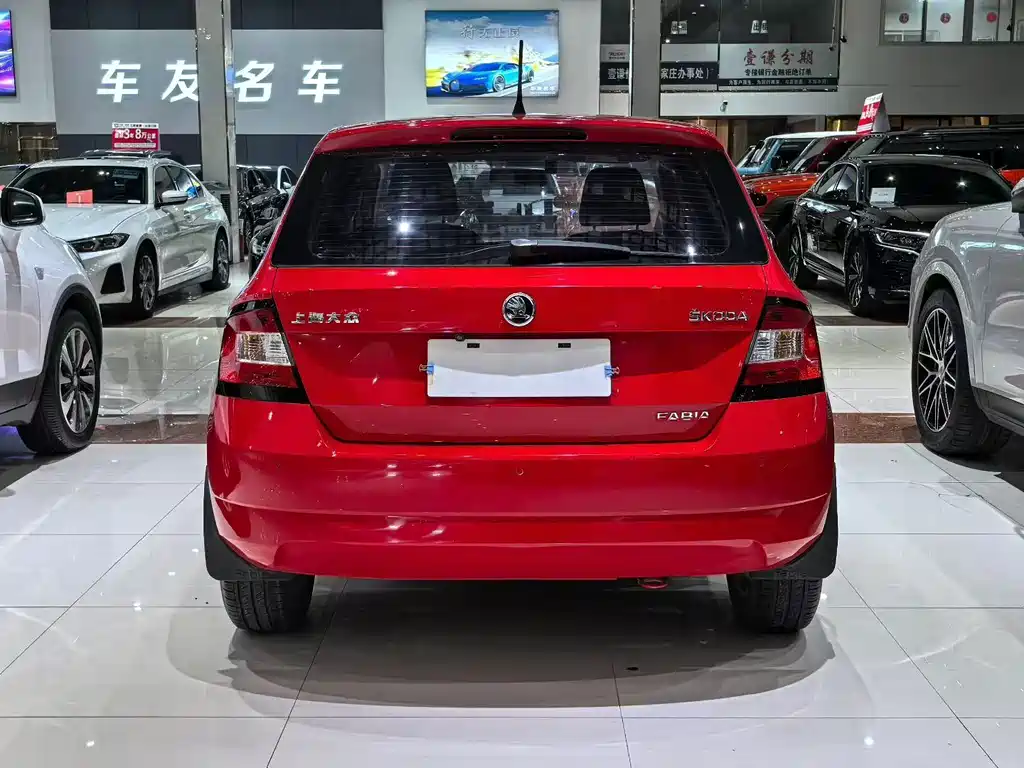 Skoda Fabia 2017 — фото 8