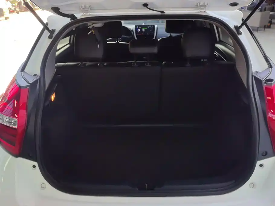 Toyota Yaris L 2019